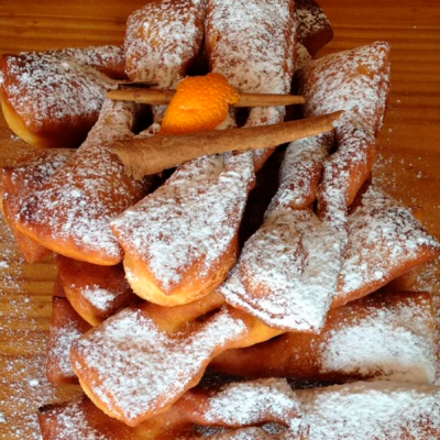 Típicos y deliciosos Calzones Rotos